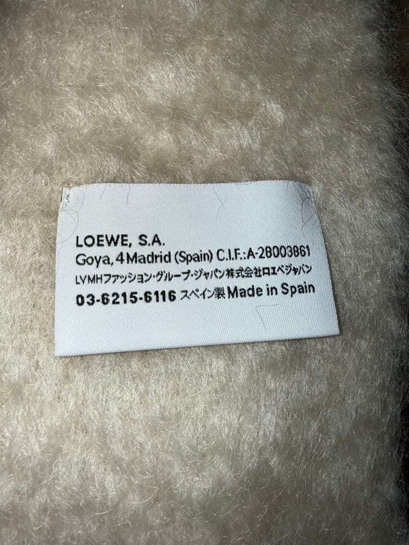 LOEWE アイボリー マフラー
