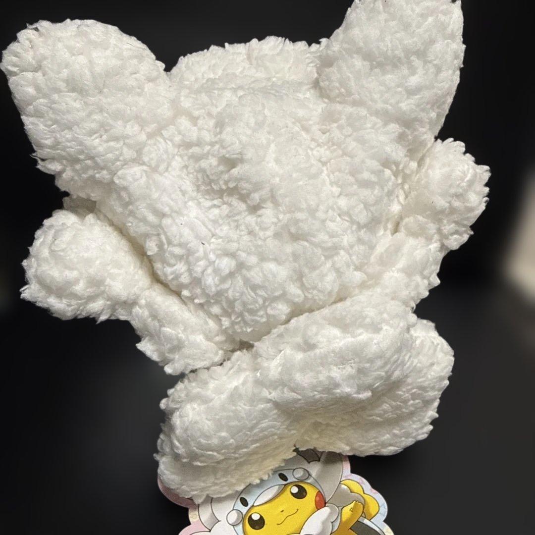 メガチルタリスのポンチョを着たピカチュウ ぬいぐるみ