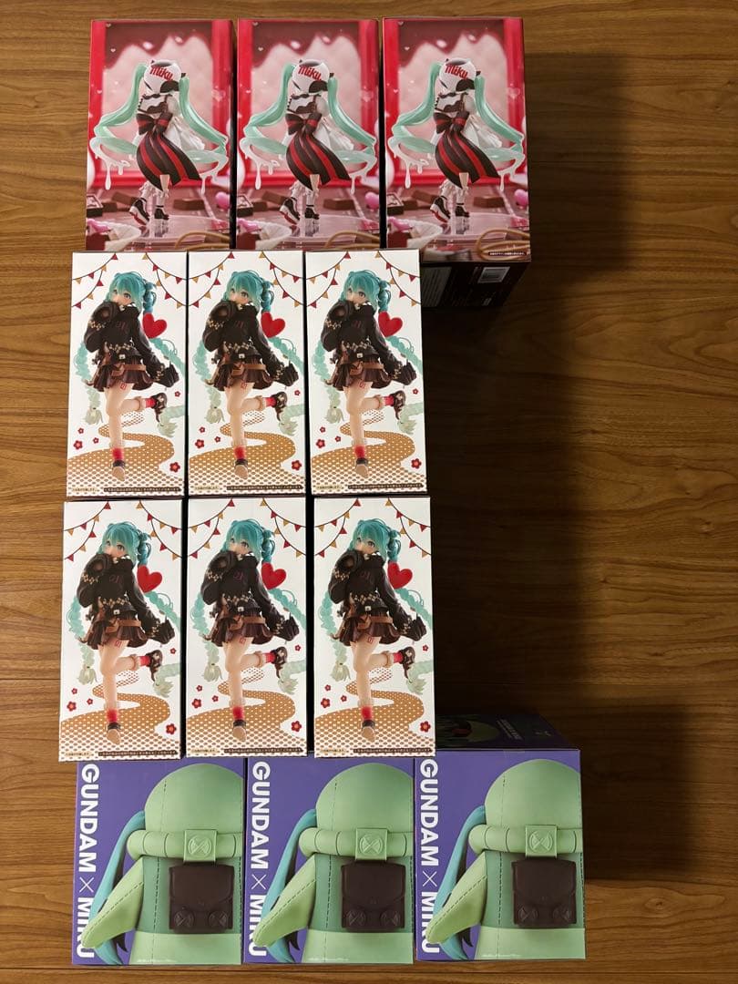 初音ミク　チロルチョコ　アウトドア　ザクぐるみ　フィギュア12体セット