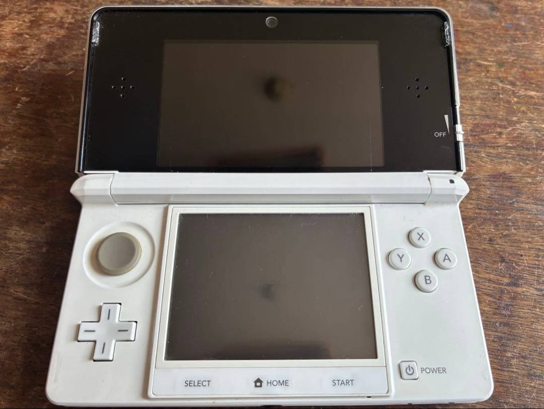 Nintendo 3DS 本体　マリオカート とびだせどうぶつの森 カセット