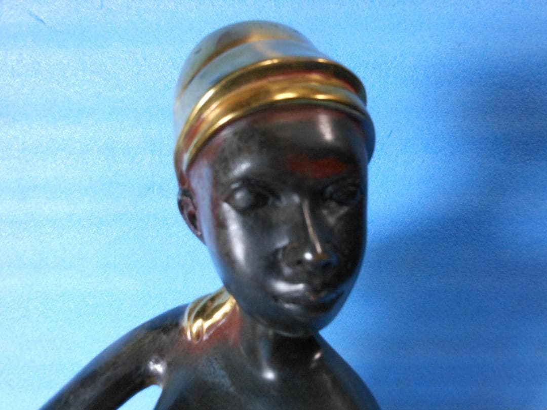 オブジェ　金属製(真鍮） 抽象女性像 　高さ・約３８cm