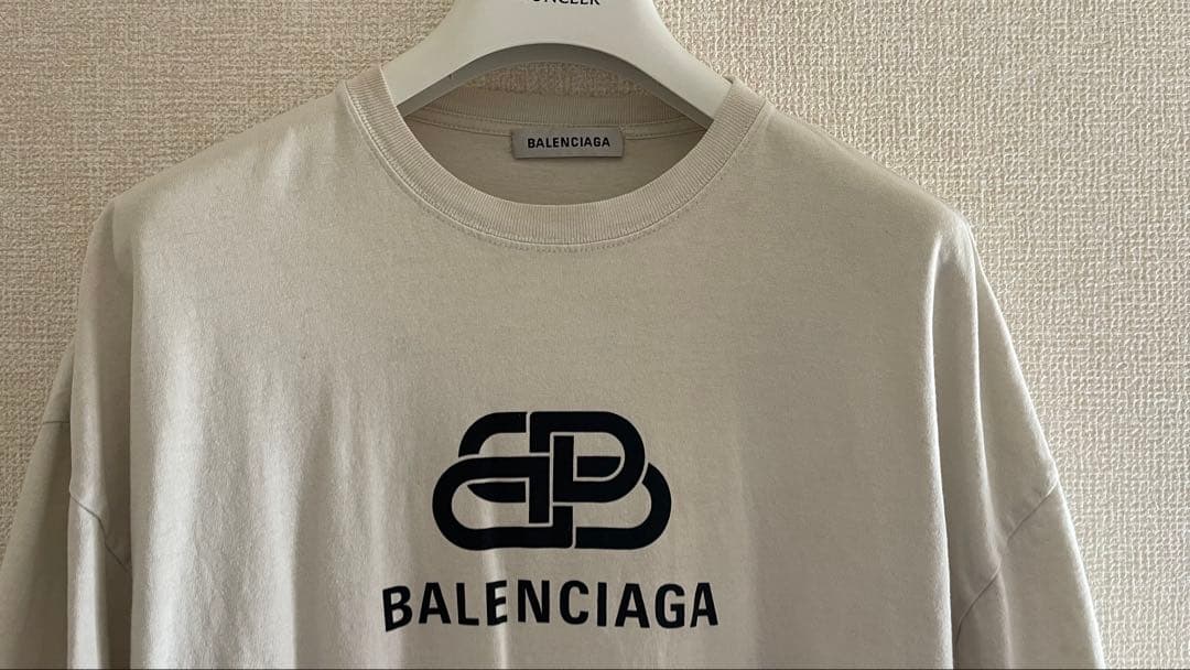 BALENCIAGA ロゴ Tシャツ クリーム色 オーバーサイズ