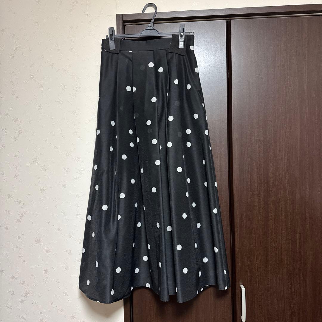 ⭐️yukky⭐️新品未使用　水玉模様 フレアロングスカート