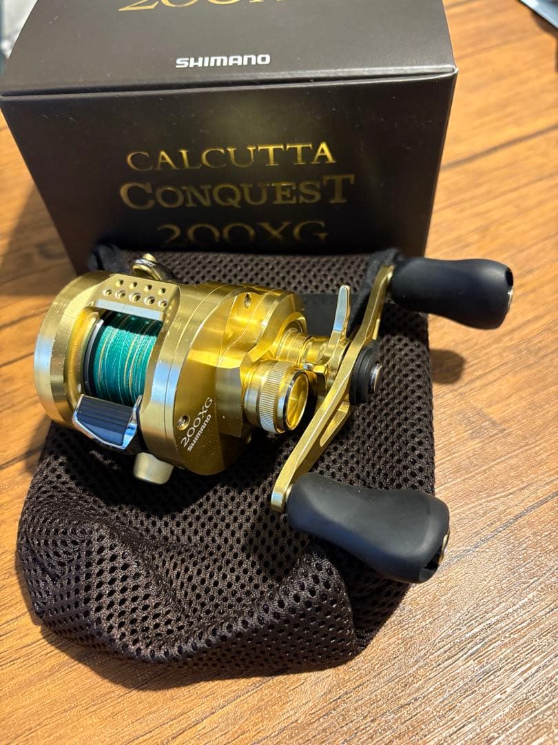 リール S.m. CALCUTTA CONQUEST 200XG