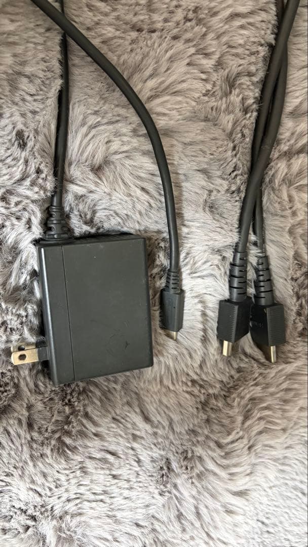 【ジョイコン新品で買い替え済み】Switch本体一式＋充電グリップ・ケース付