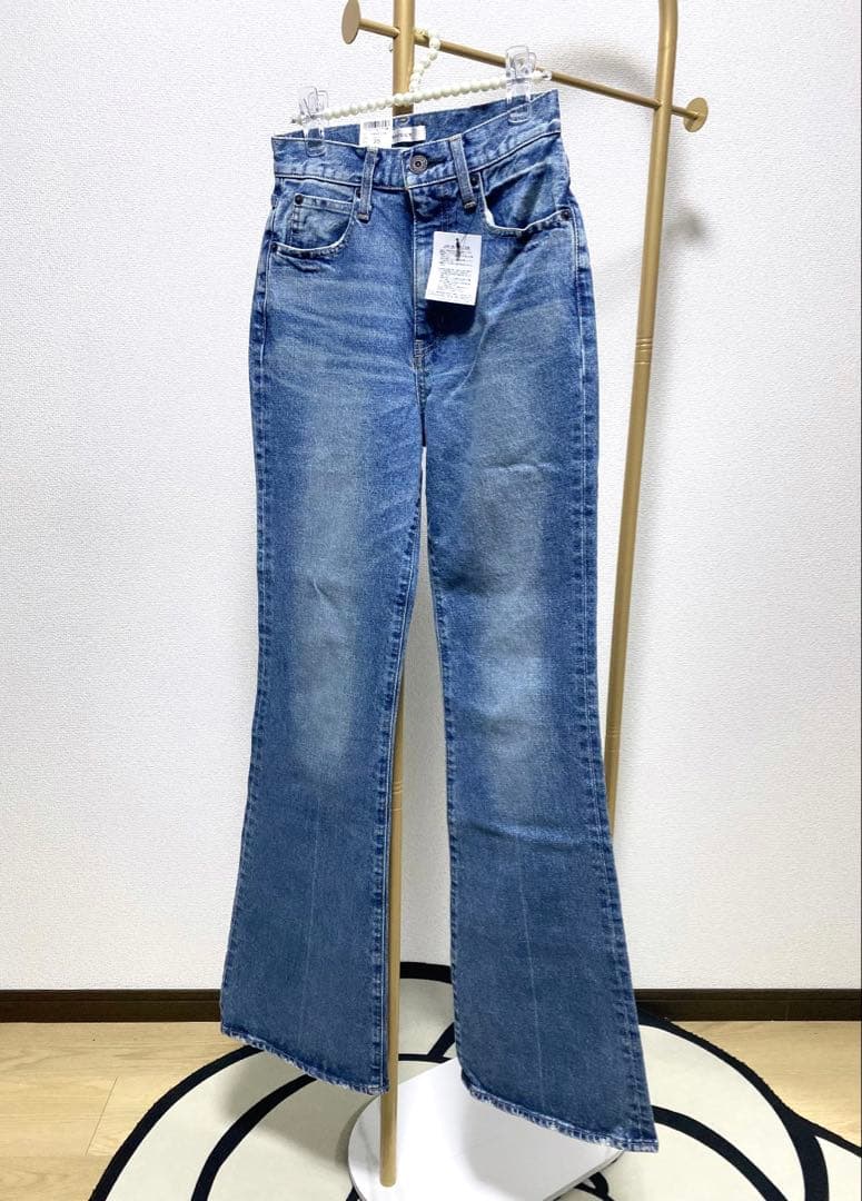新品 タグ付き MOUSSY MVS ハイウエスト フレアデニム 25 ブルー