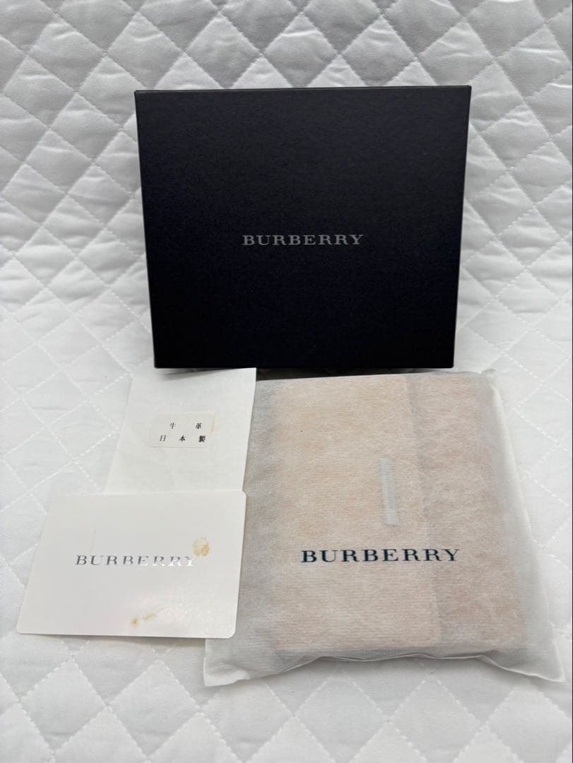 極美品　BURBERRY バーバリー　三つ折り財布　YT4608 箱付き