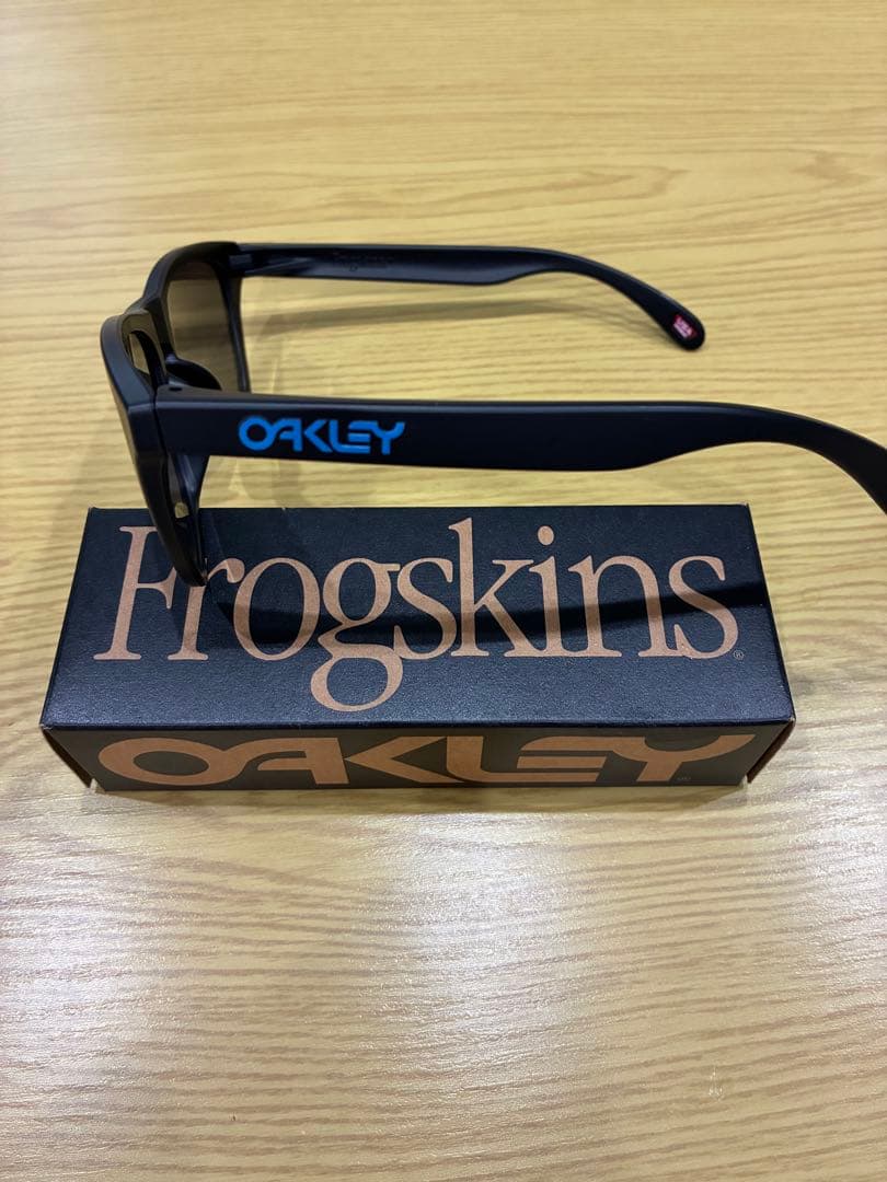 OAKLEY Frogskins オークリー　フロッグスキン
