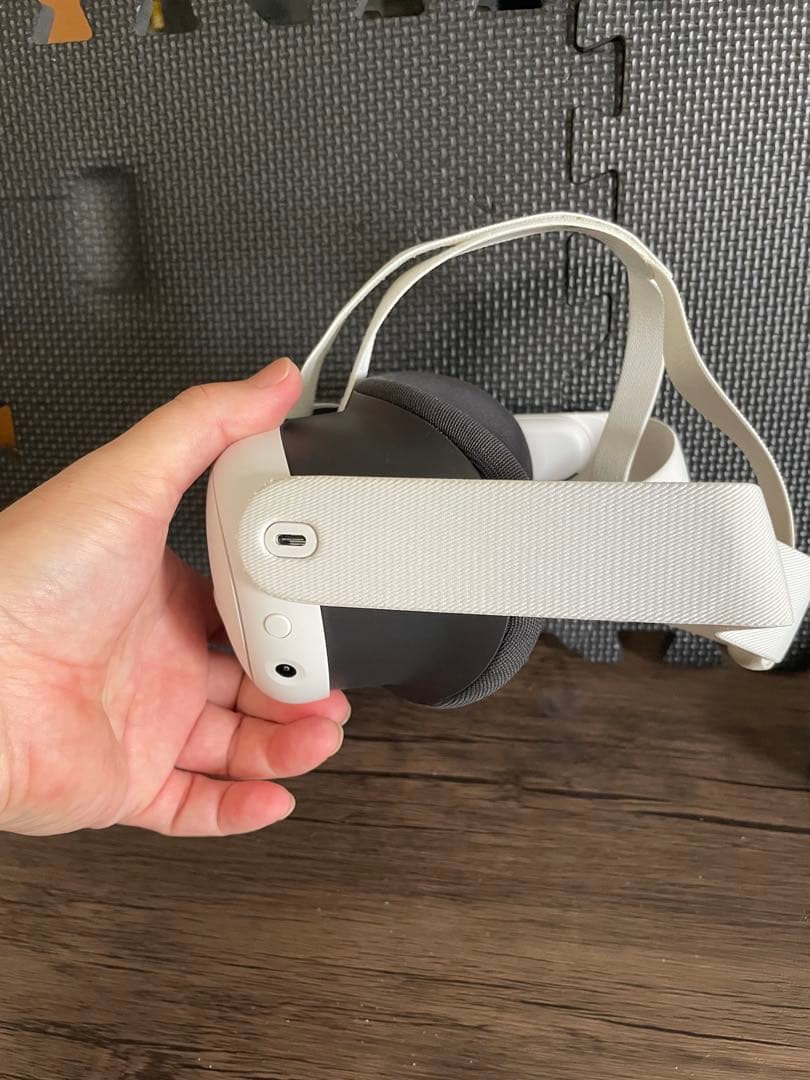 美品　メタクエスト 128G BOBOマウントディスプレイとは付属バッテリー付