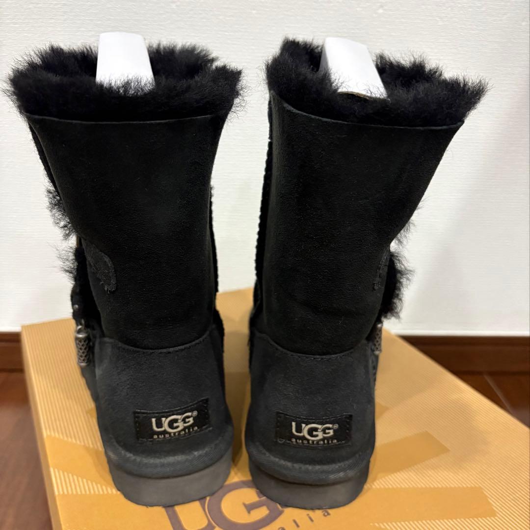 UGG アグ　ムートンブーツ AZALEA シープスキン ブラック 23