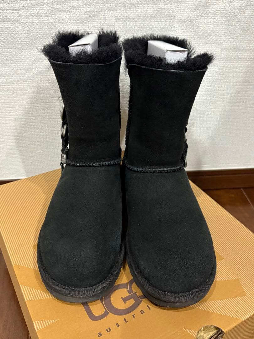 UGG アグ　ムートンブーツ AZALEA シープスキン ブラック 23