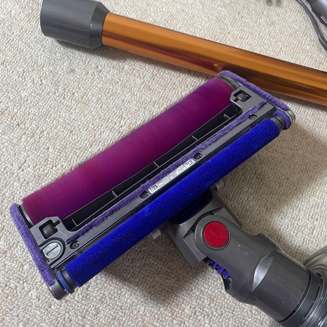 美品　Dyson ダイソン SV12 コードレス掃除機　箱・ノズル付き