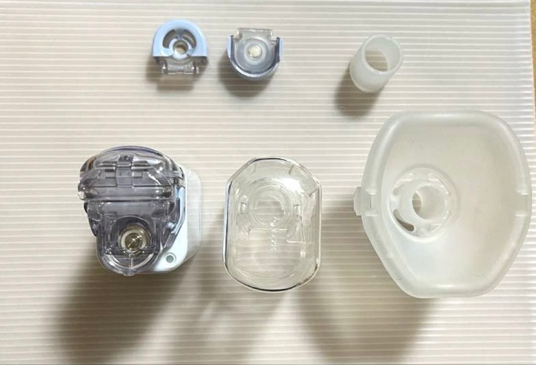 カナ　 OMRON 吸入機 オムロンメッシュ式ネブライザNE-U22