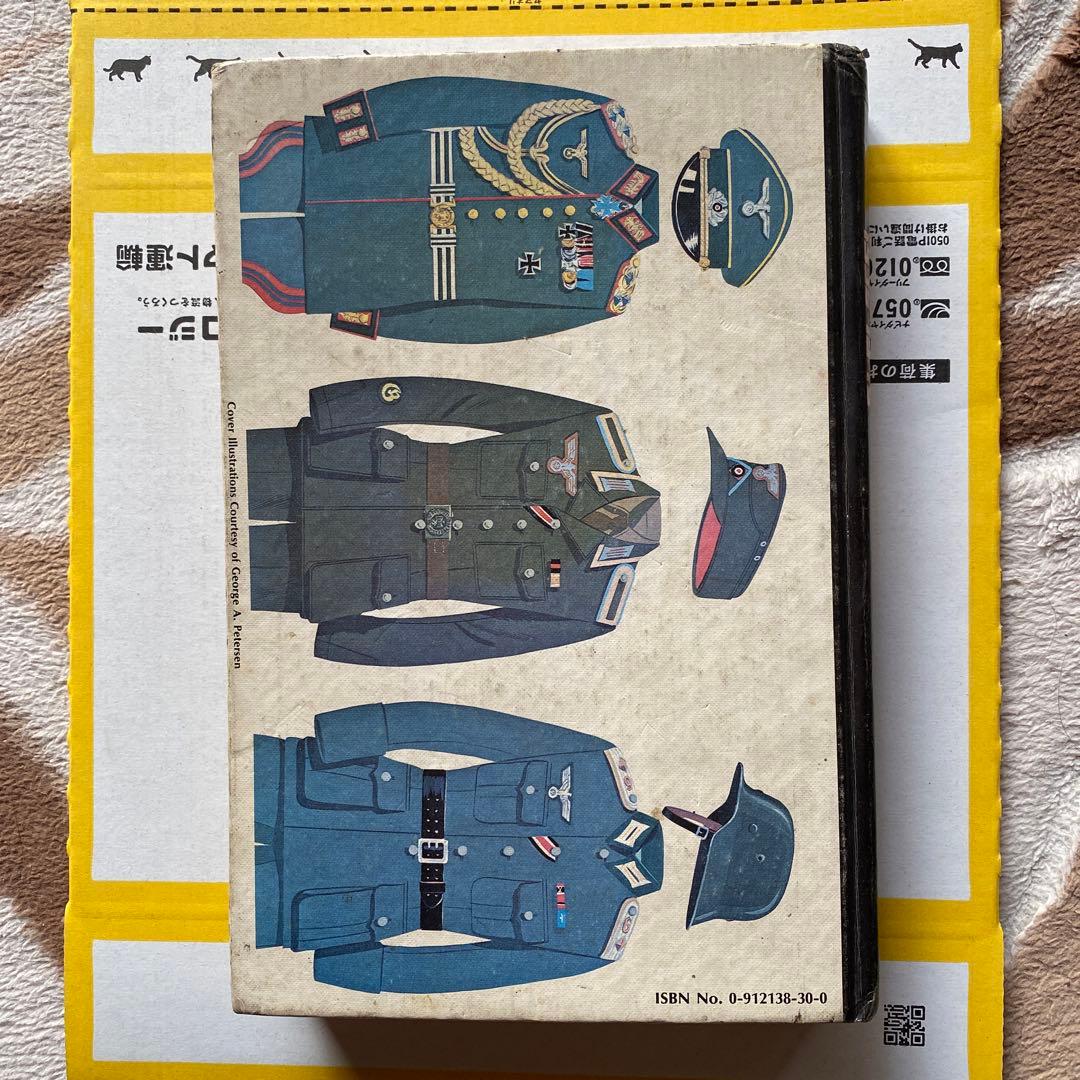 ドイツ国防軍制服解説書　洋書