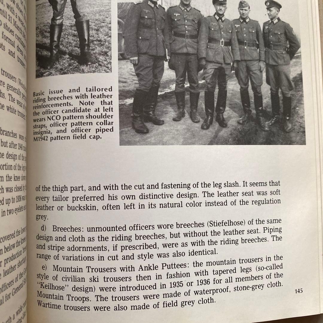 ドイツ国防軍制服解説書　洋書