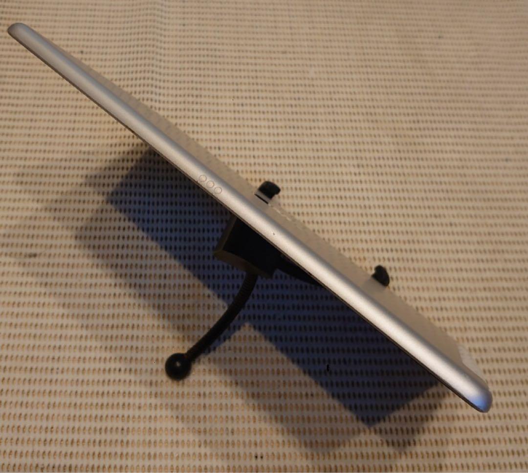 完動品SIMフリー液晶無傷iPad第9世代(A2604)本体64GB Y6773