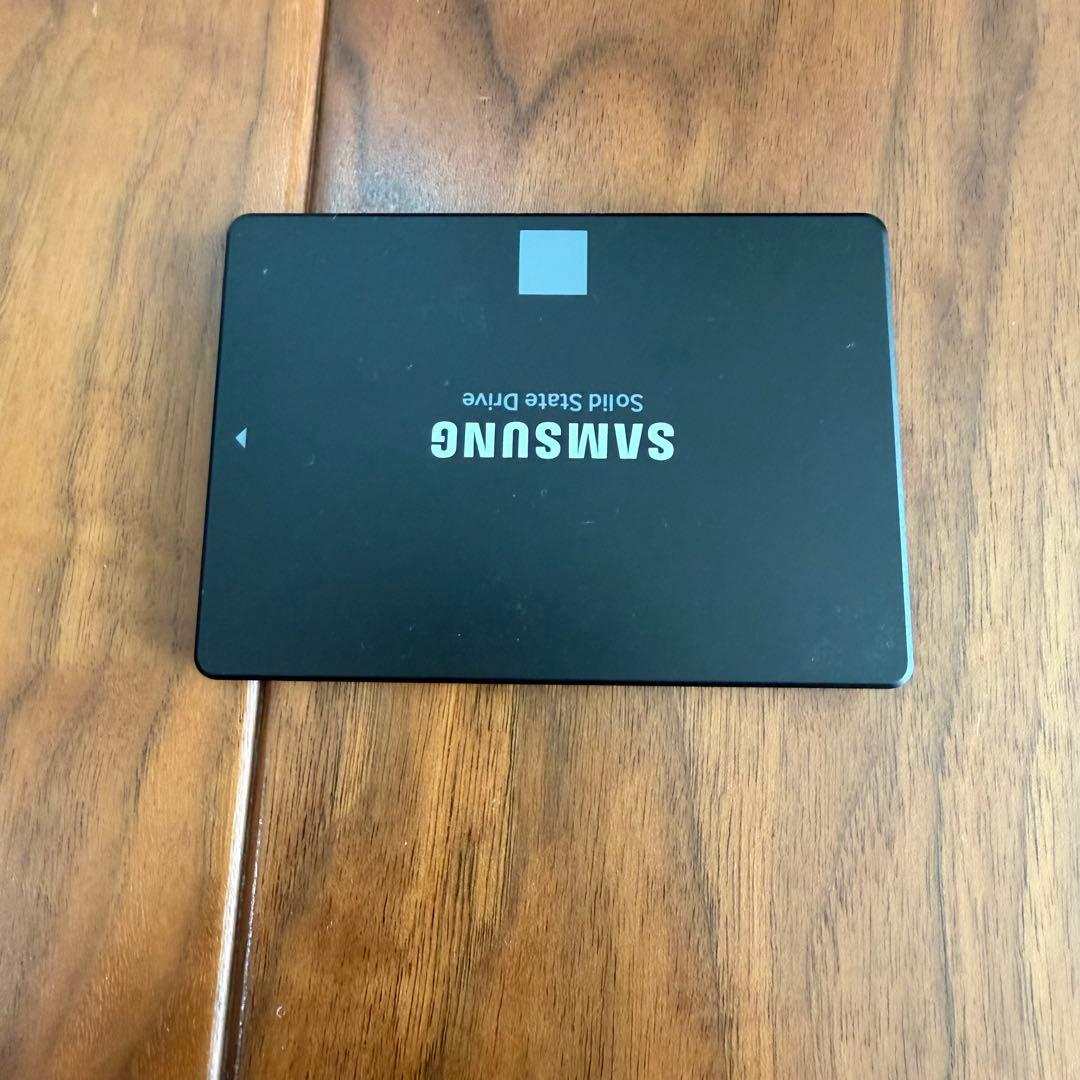 Samsung 860 EVO 500GB 内蔵型SSD