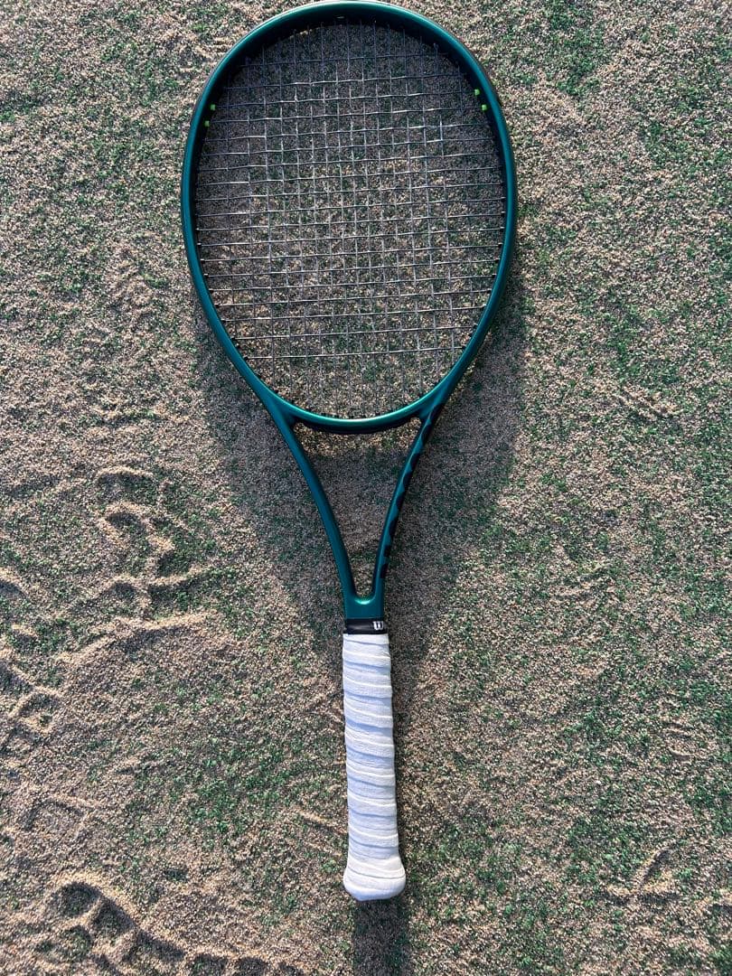 Wilson 98 v9 テニスラケット 305g 16x19