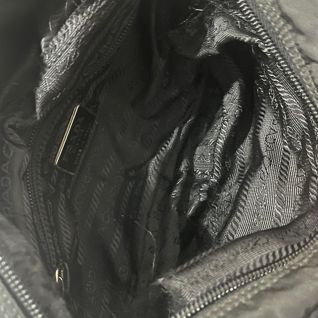 PRADA ブラック ショルダーバッグ