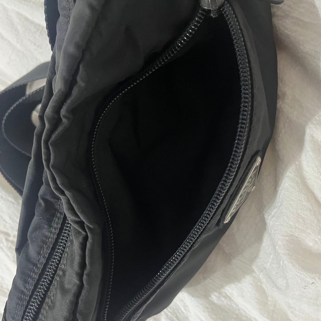 PRADA ブラック ショルダーバッグ