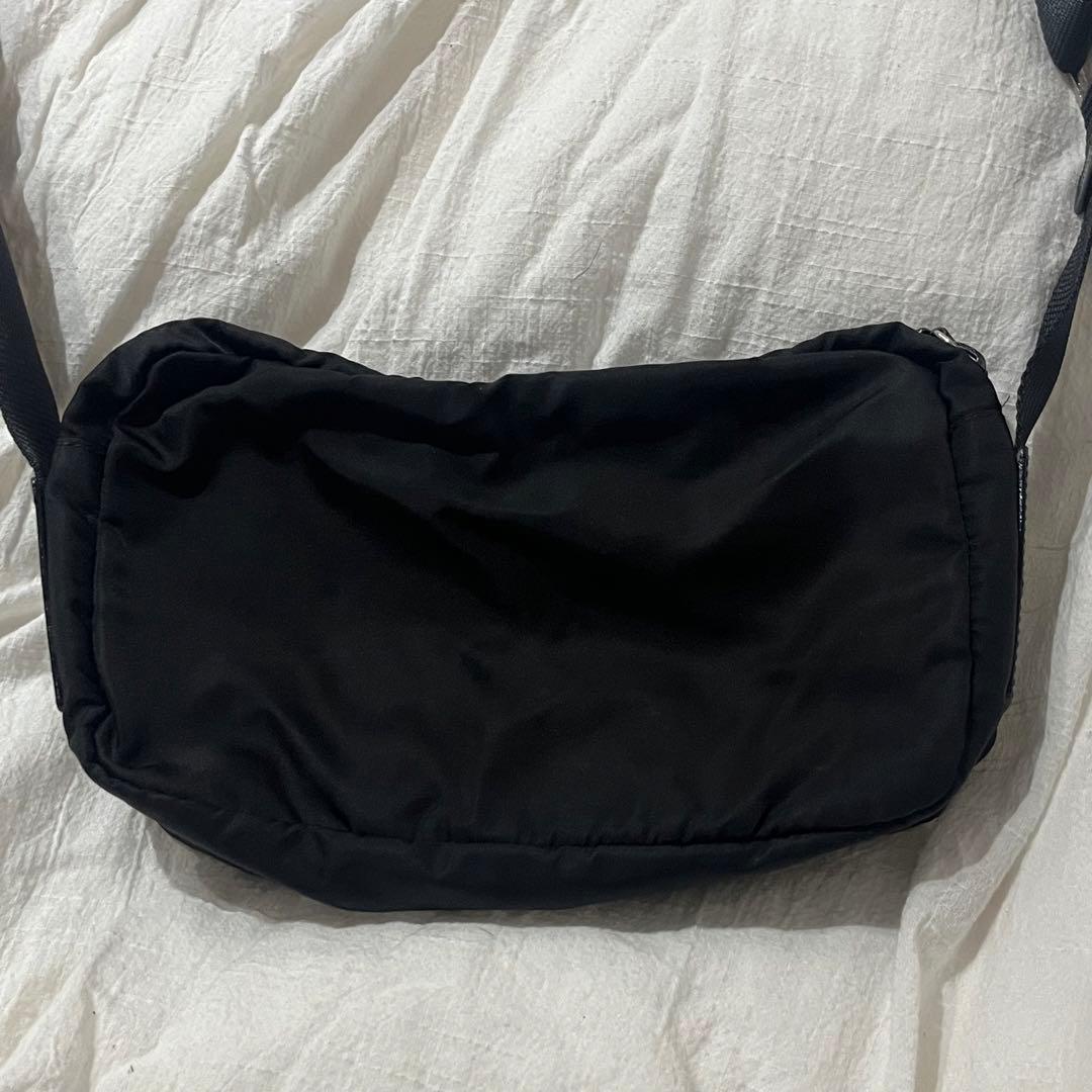 PRADA ブラック ショルダーバッグ