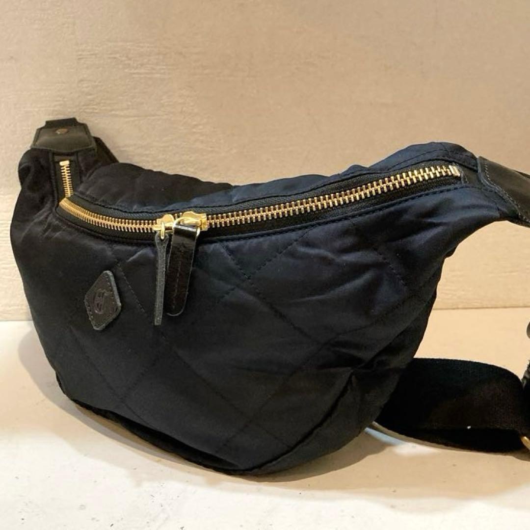 【極美品】CLEDRAN ROTA BODY BAG ナイロン キルティング 黒