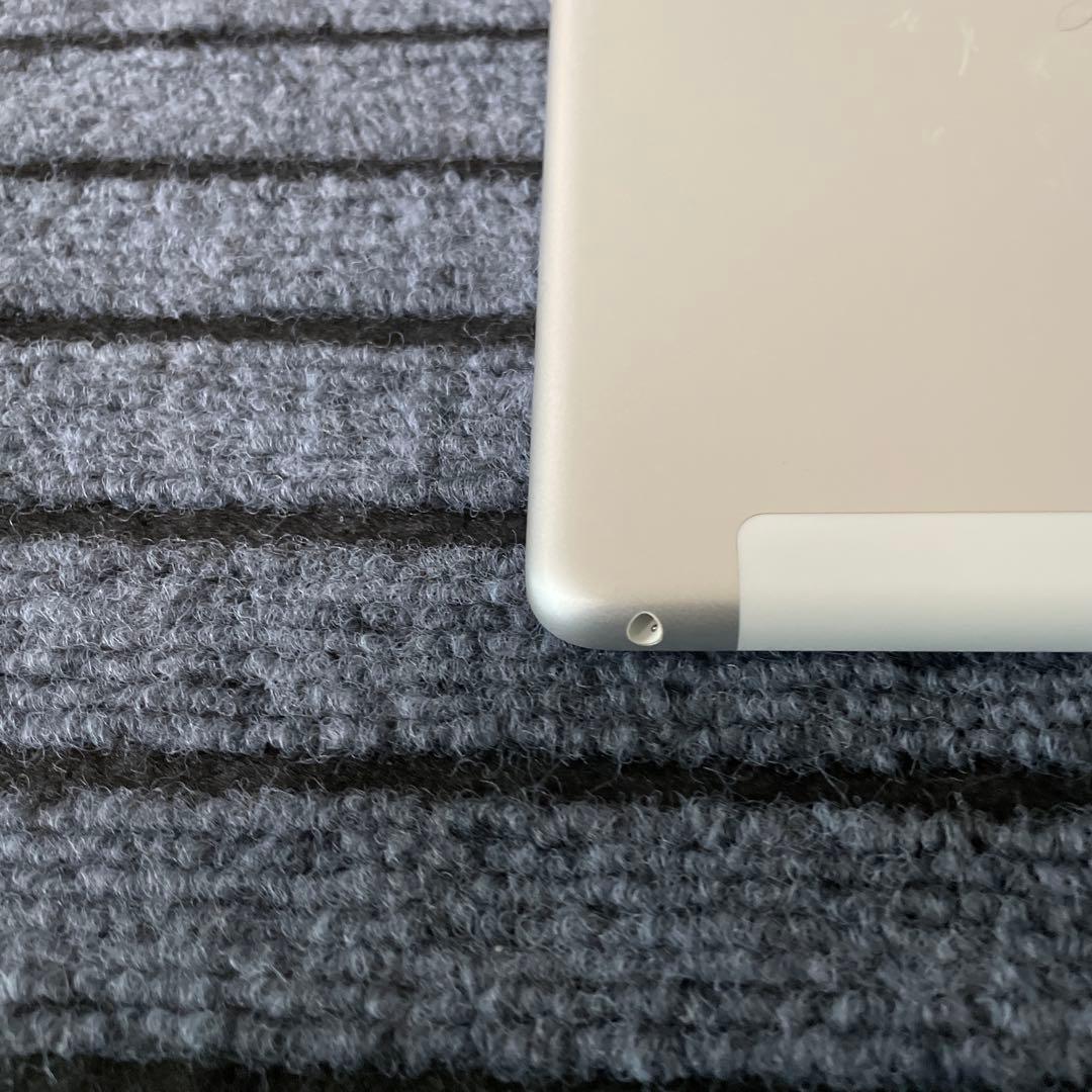 195 iPad 7世代 128GB SIMフリー シルバー