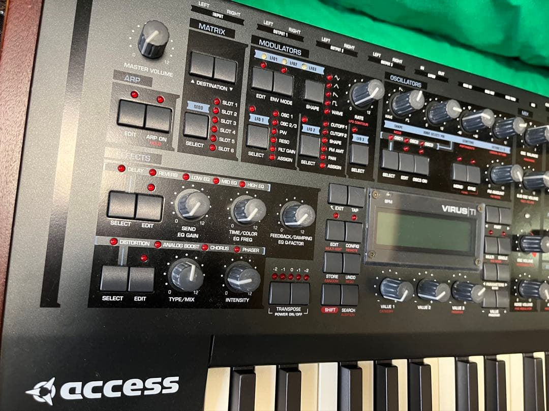 Access Virus TI 61鍵 シンセサイザー