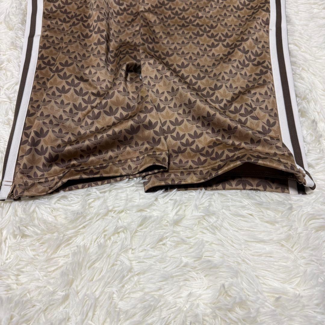 adidas originals トラックパンツ モノグラム ブラウン