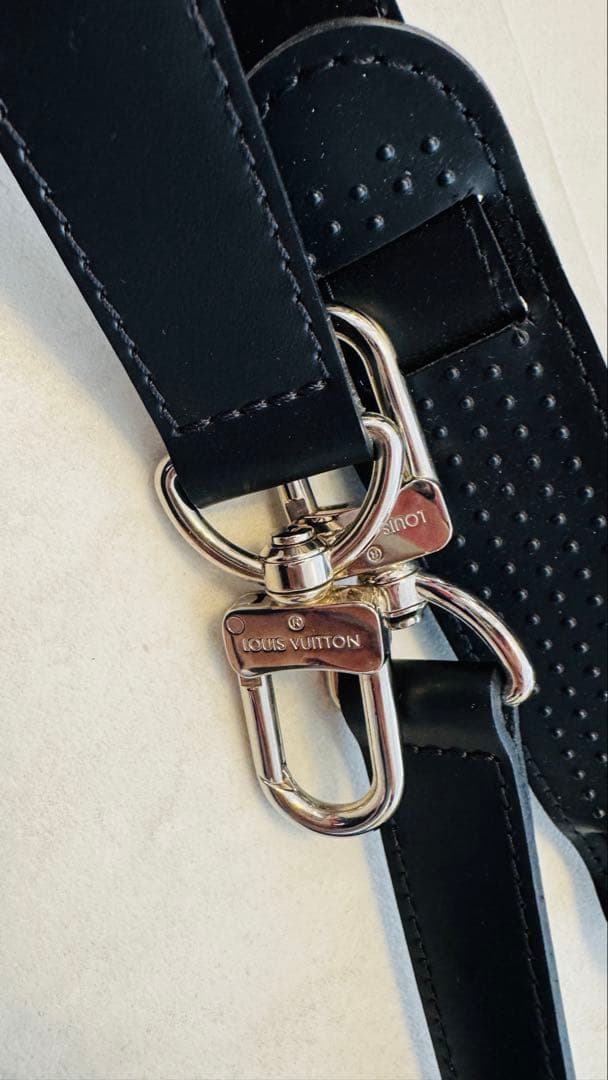 Louis Vuitton ダミエ・グラフィット キーポルバンドリエール50
