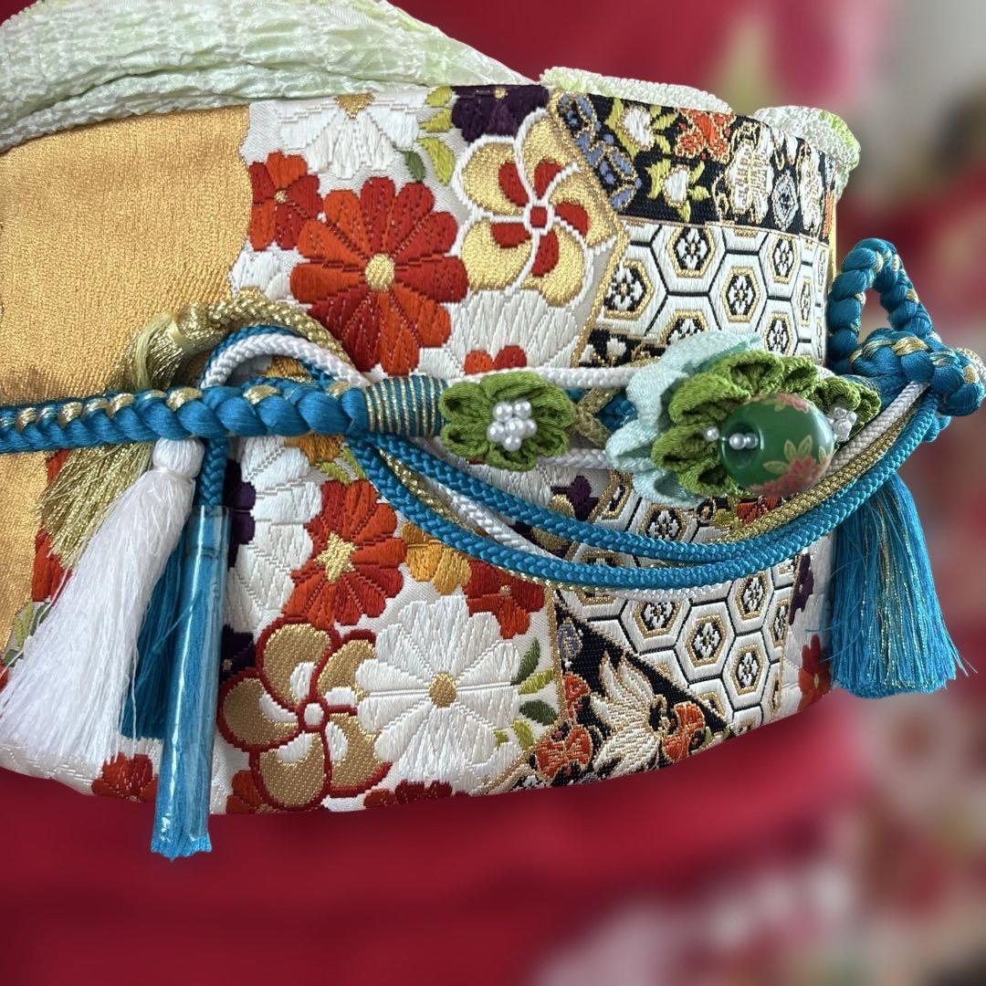 未使用に近い　豪華正絹フルセット　王道古典柄　赤色　花柄刺繍　金彩　成人式に