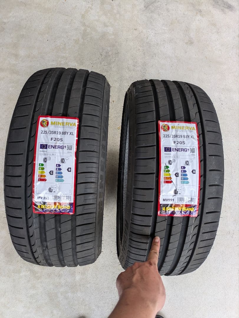 MINERVA F205 215/35R19 89Y XL １本