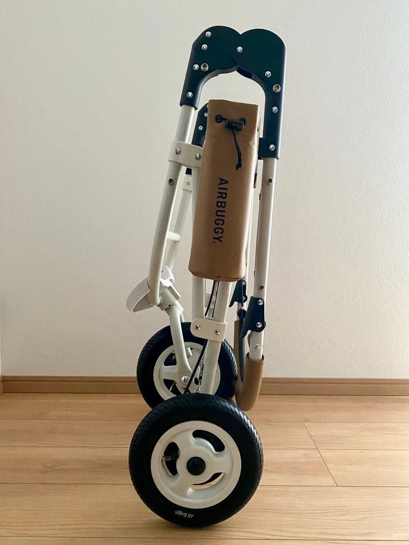 【極美品】エアバギー ホワイト AIRBUGGY フレームのみ　ペットカートにも