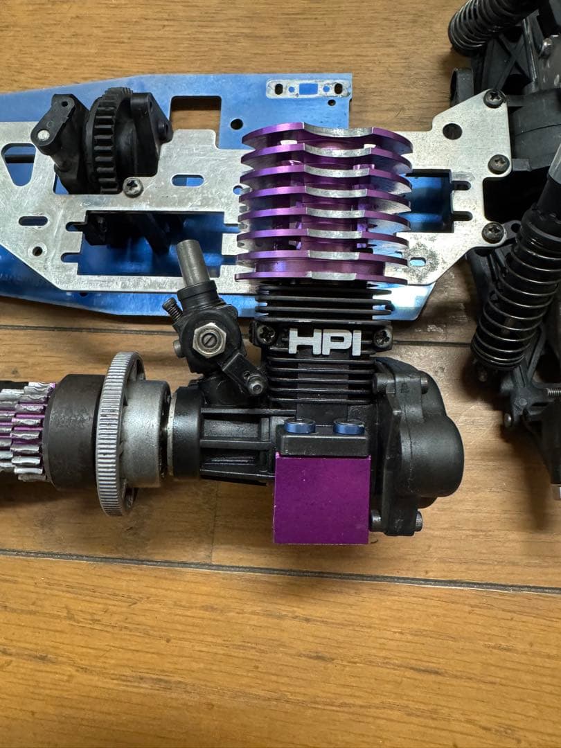 u*f様 京商シャシ、HPIエンジン、ボディ