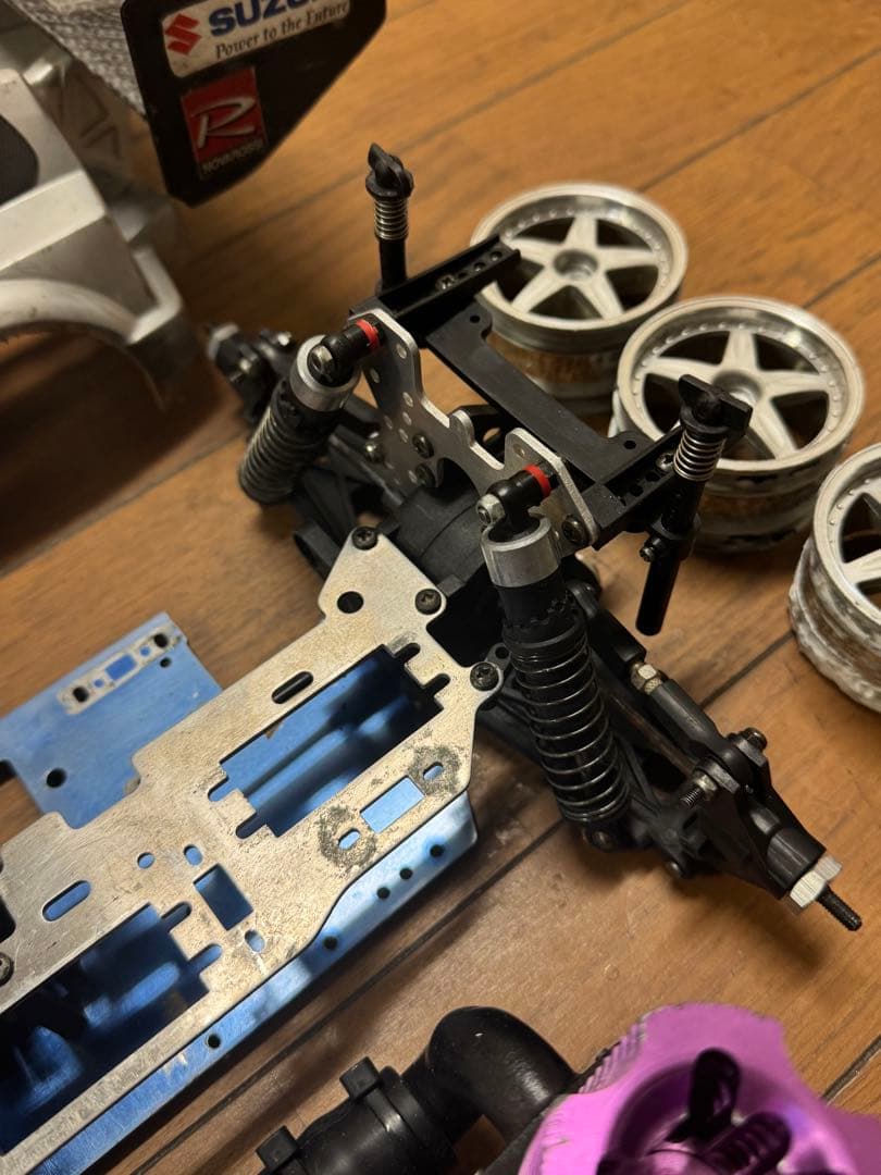 u*f様 京商シャシ、HPIエンジン、ボディ