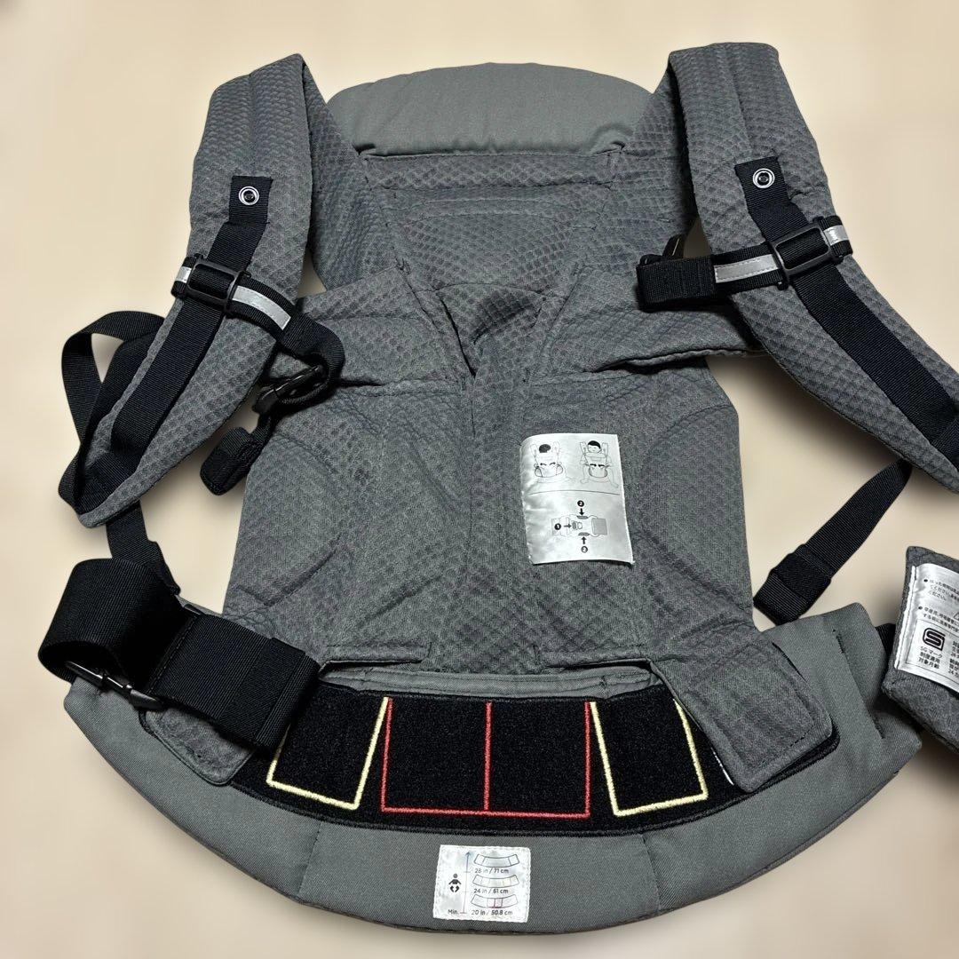 美品　エルゴの抱っこひも　オムニブリーズ　グラファイトグレー　メッシュ