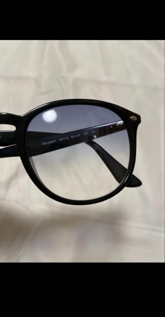 セ*ル様 じ*い様 Ray-Ban レイバン　RB4259-F サングラス　ブラ