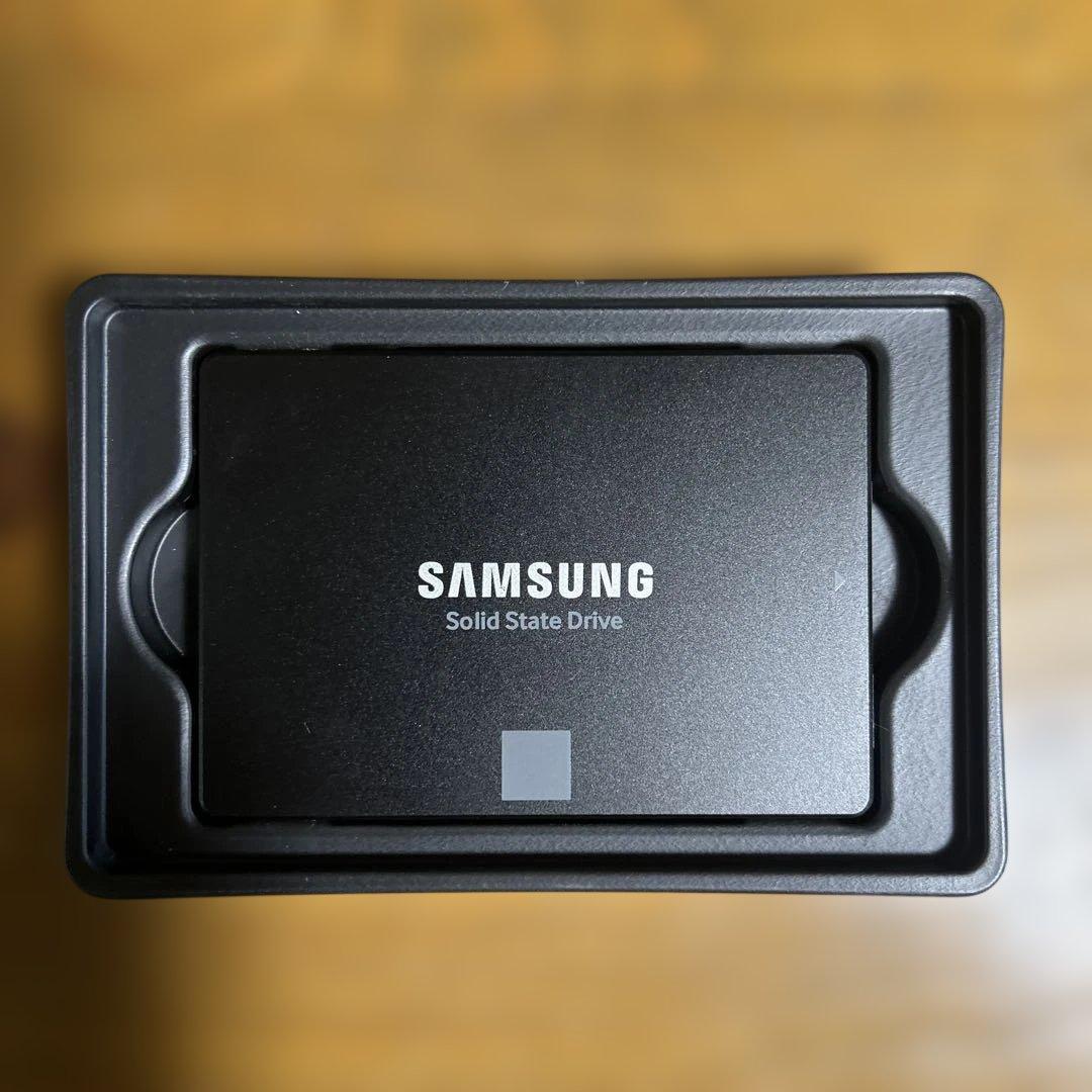 【SAMSUNG】 860 EVO 500GB 内蔵型SSD ケーブル付