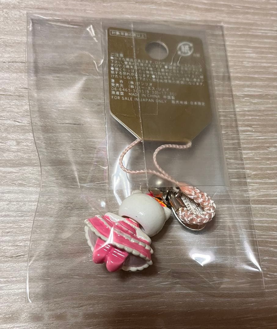 激レア◎USJ限定◎ドリームワールド首振り虹色ドレスキティ◎根付けストラップ