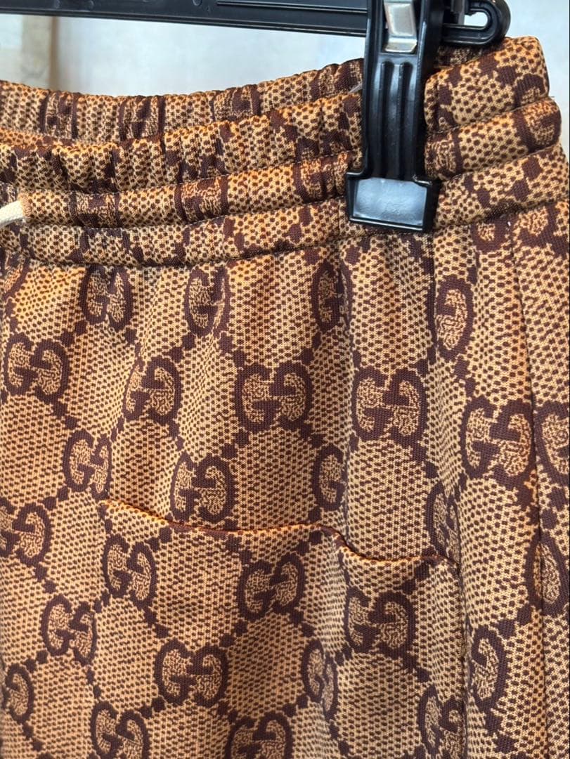 GUCCI ロゴプリント フレアスカート ブラウン
