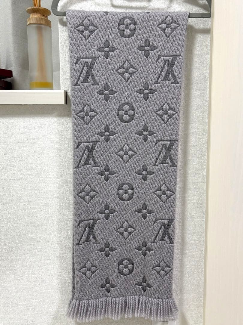 ルイヴィトン　マフラー　グレー　Louis Vuitton