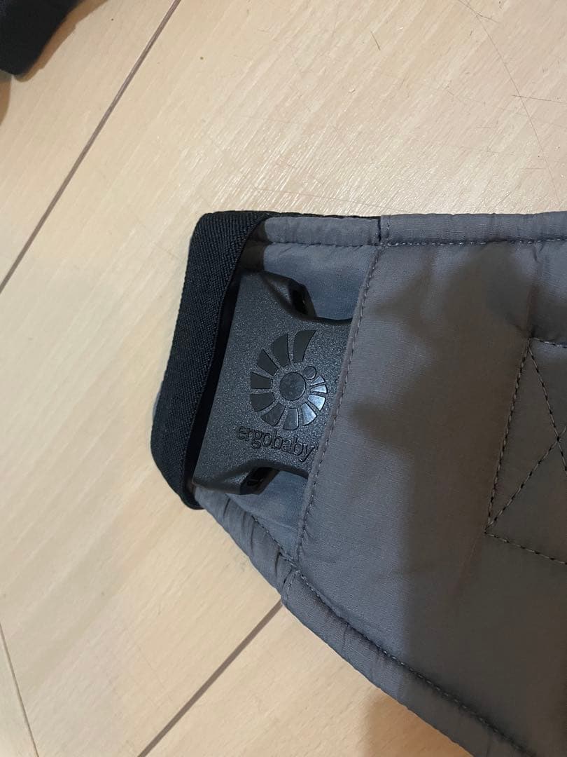 【極美品】エルゴベビー　AWAY アウェイ　コンパクト　抱っこ紐　メッシュ