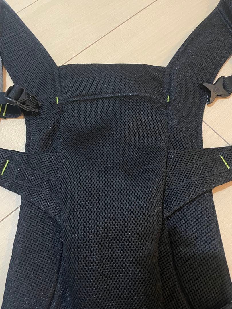 【極美品】エルゴベビー　AWAY アウェイ　コンパクト　抱っこ紐　メッシュ