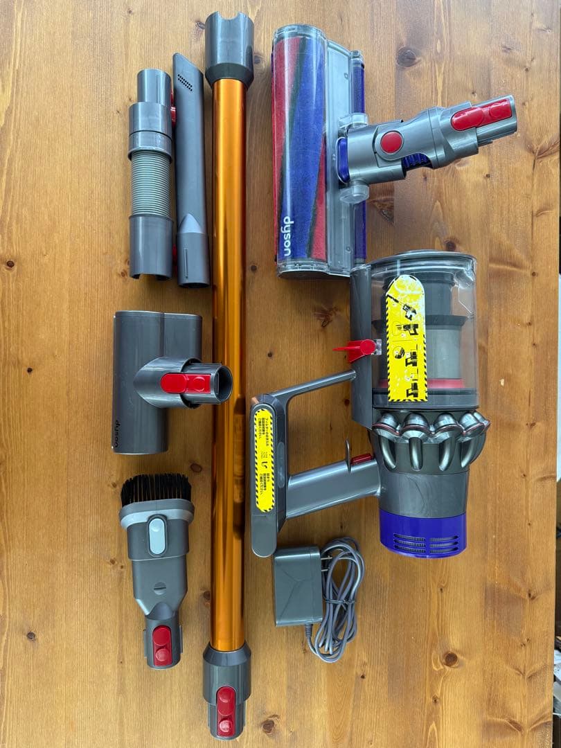 【送料無料】Dyson コードレス クリーナー V10 Fluffy
