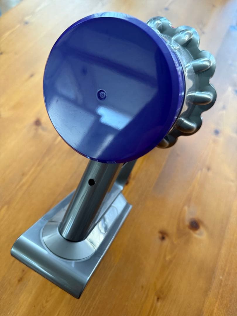 【送料無料】Dyson コードレス クリーナー V10 Fluffy