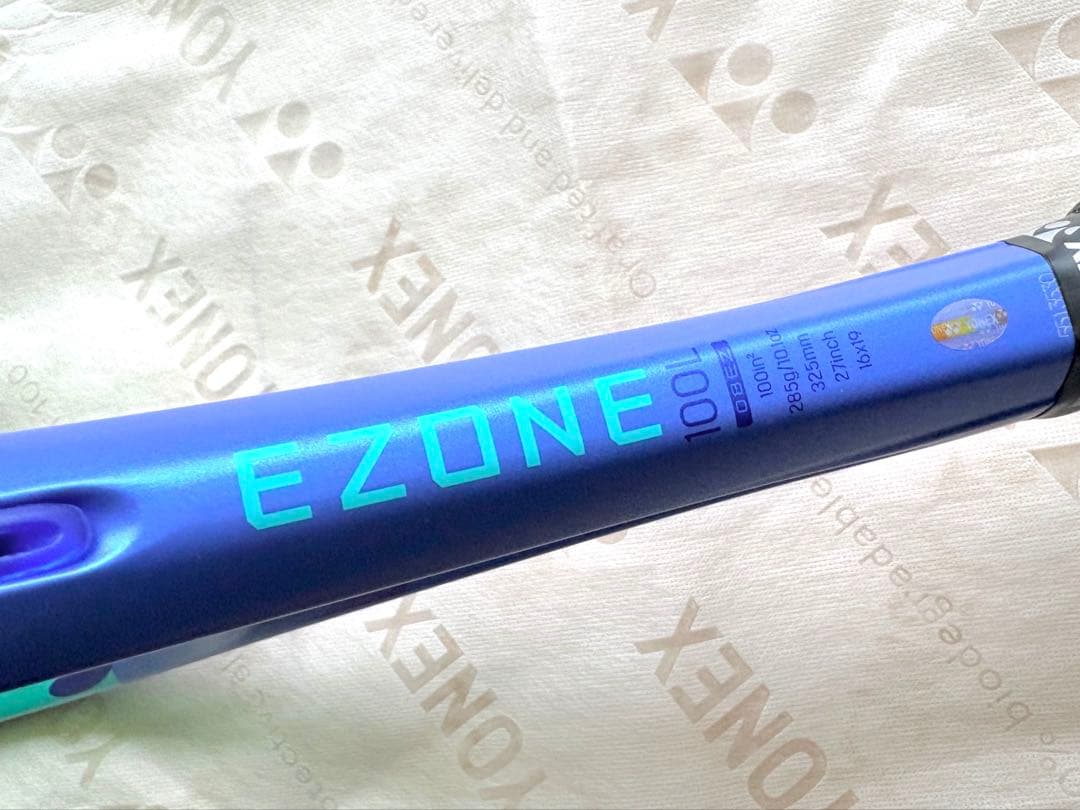 【ほぼ新品】 YONEX EZONE 100L G2 2025 国内正規品