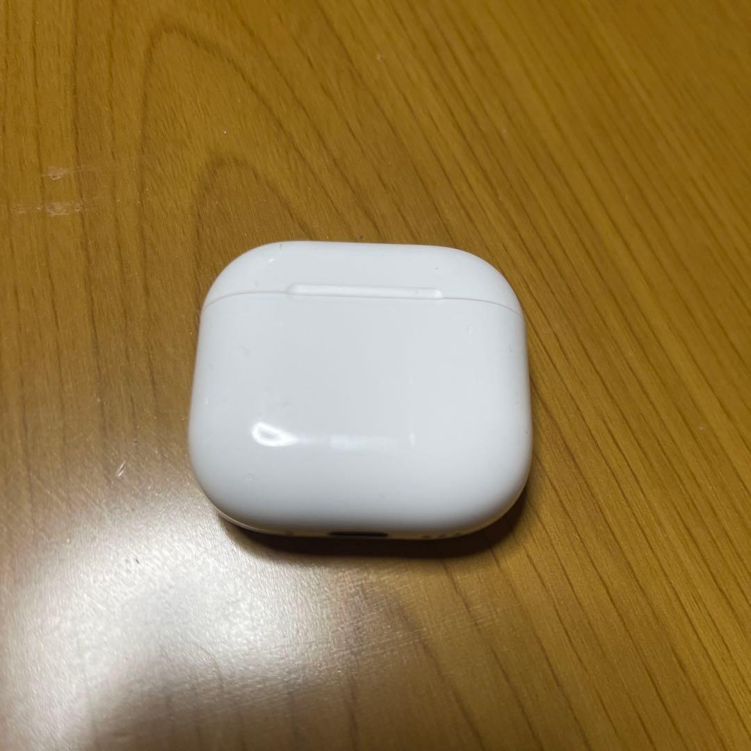 AirPods4本体 ホワイト 充電ケース付き