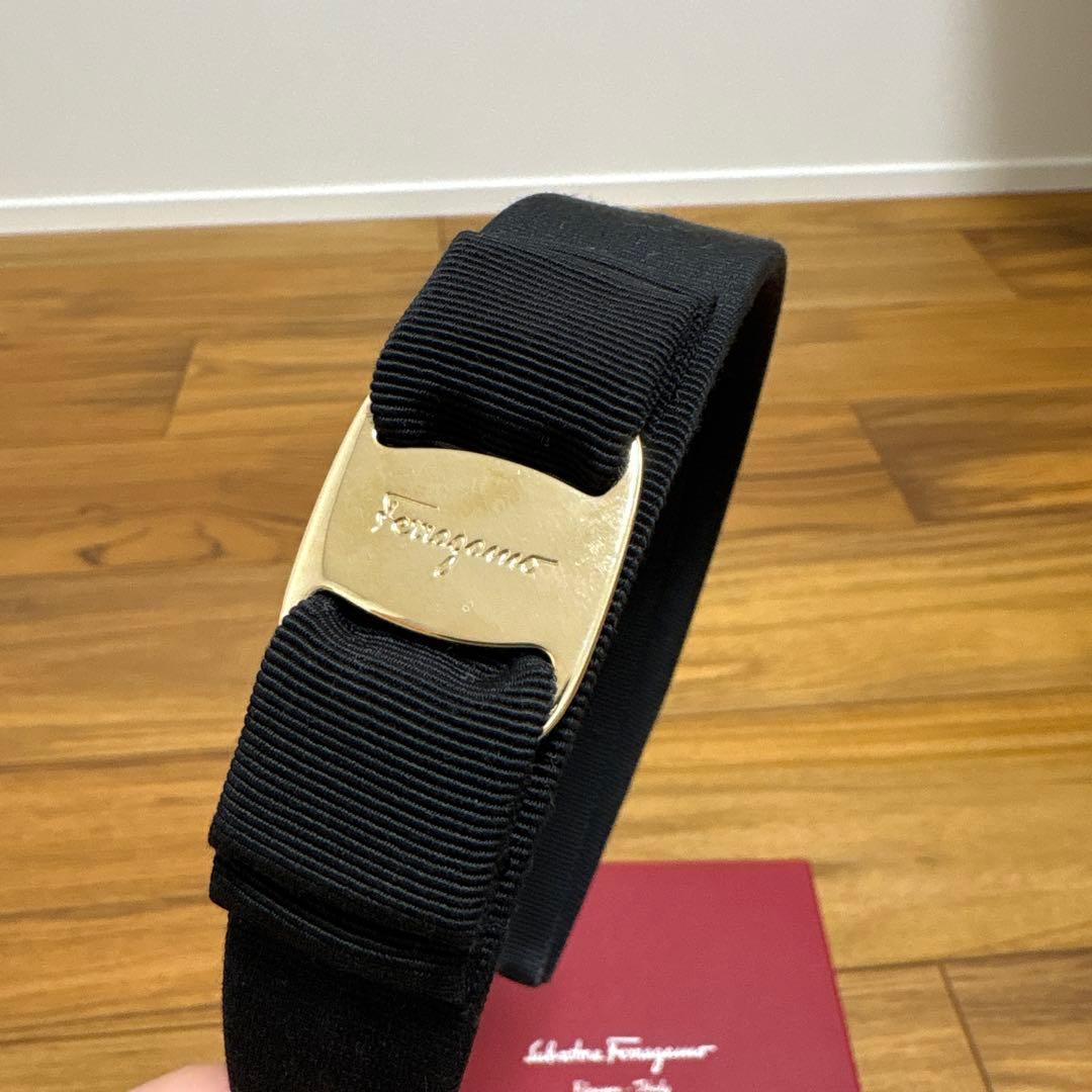 Salvatore Ferragamo 黒リボンヘアバンド
