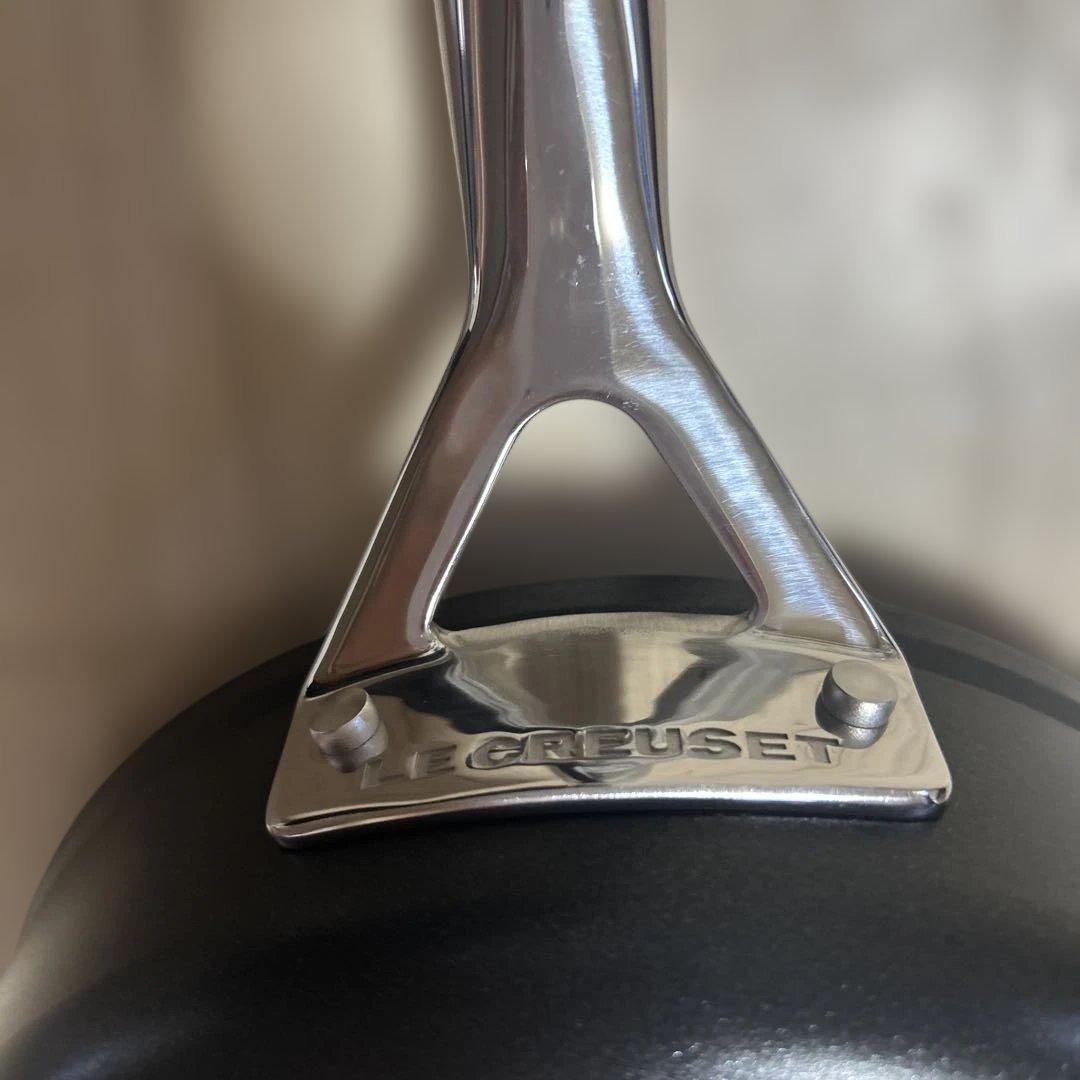 LE CREUSET ノンスティックソテーパン 20cm新品未使用　最終値下げ