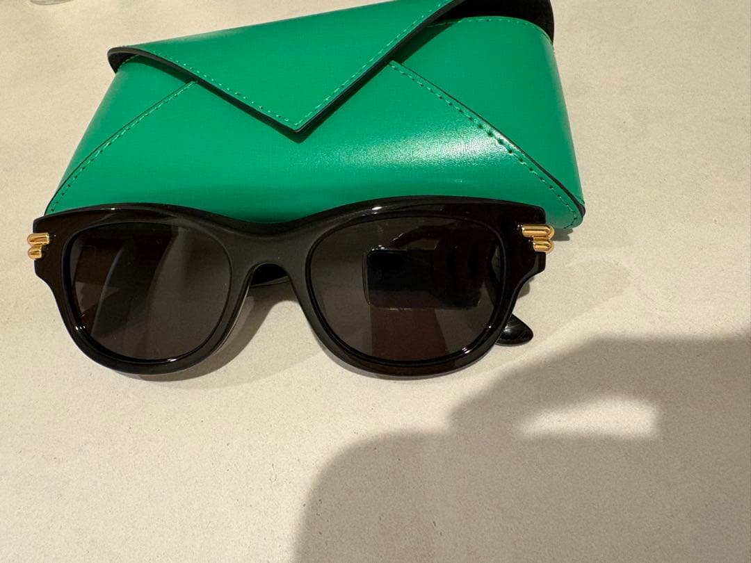 BOTTEGA VENETA ミトレスクエアサングラス　男女兼用　現行モデル